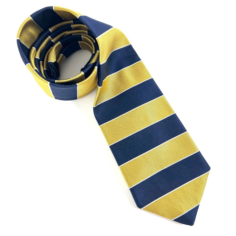 BROOKS BROTHERS Makers Men's 100%
Silk Necktie, STRIPED Gold/Navy Blue Tie